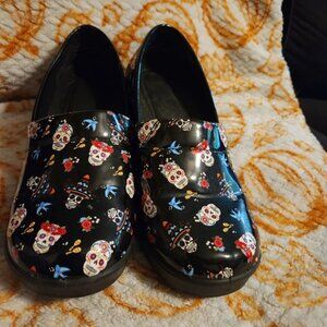 Easy Street Clogs Nurse Shoes Sugar Skull 8.5 W